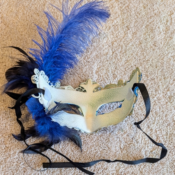 Authentic New Orleans Mask, Blue Sparkle and Green Lace with Feathers - Picture 3 of 3